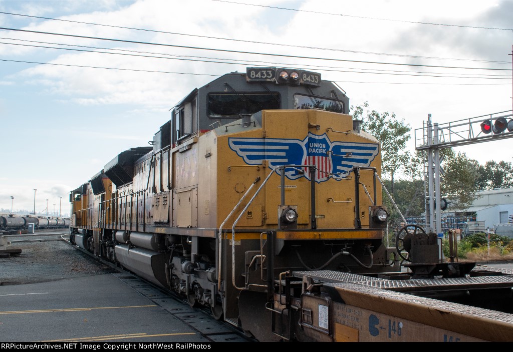 UP 8433